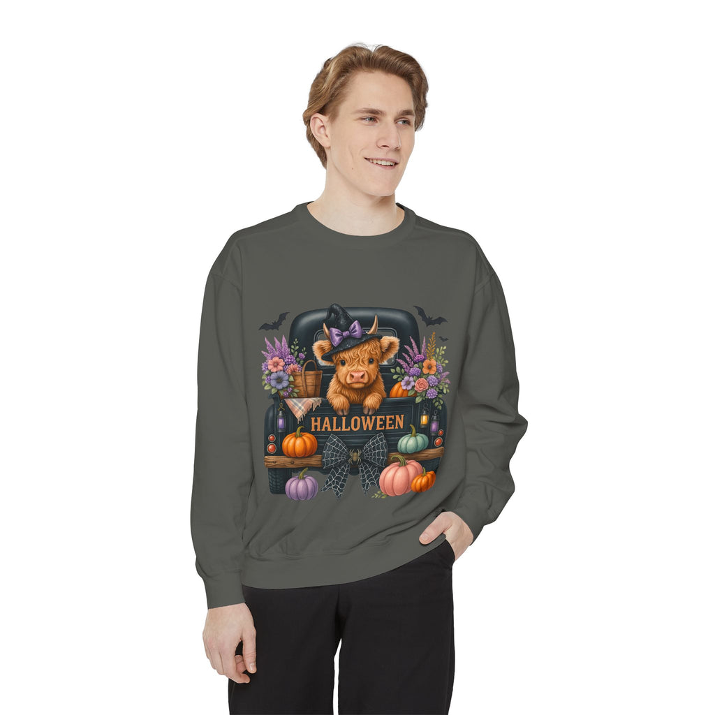 Highland Cow Truck Halloween-Themed Unisex Sweatshirt, Cozy Fall Apparel, Great for Halloween Parties, Autumn Wardrobe, Seasonal Gift Idea